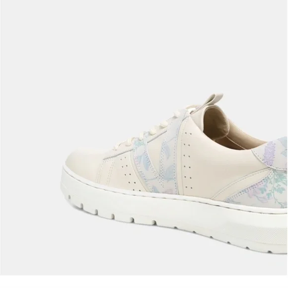 Vionic Simasa Sneakers in Botanical Cream - Picture 3 of 11